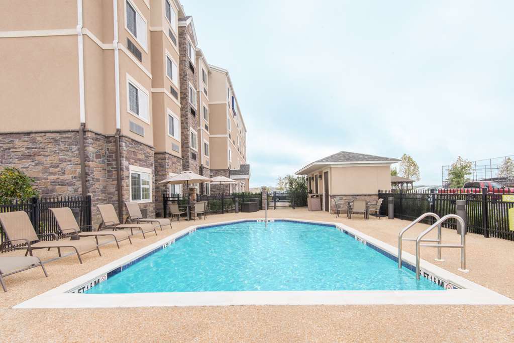 Microtel Inn And Suites By Wyndham Opelika Instalações foto